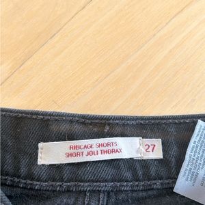 Levi’s Ribcage Shorts